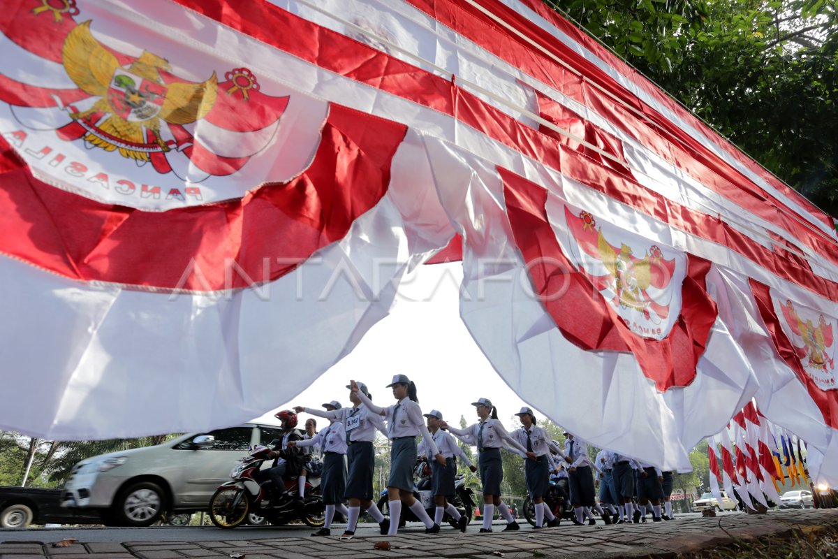 Lomba Gerak Jalan Hut Ke 70 Ri Antara Foto