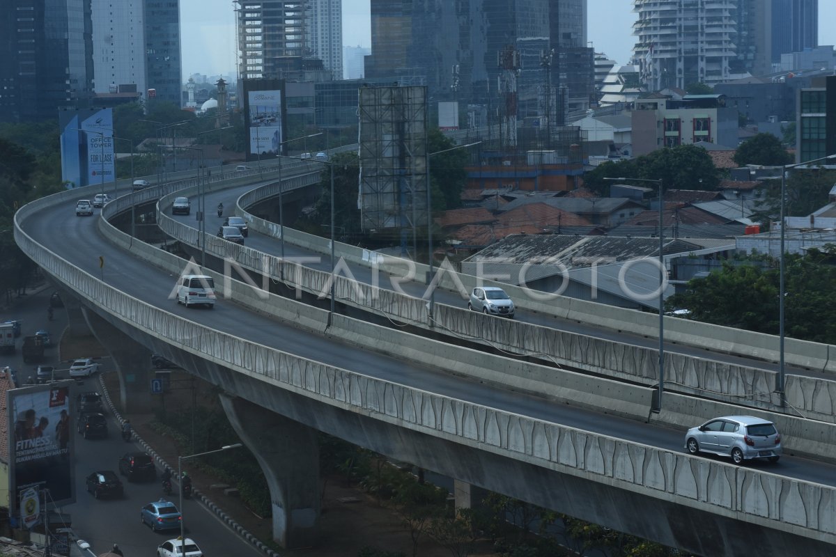 Jalan Layang Atasi Kemacetan Antara Foto