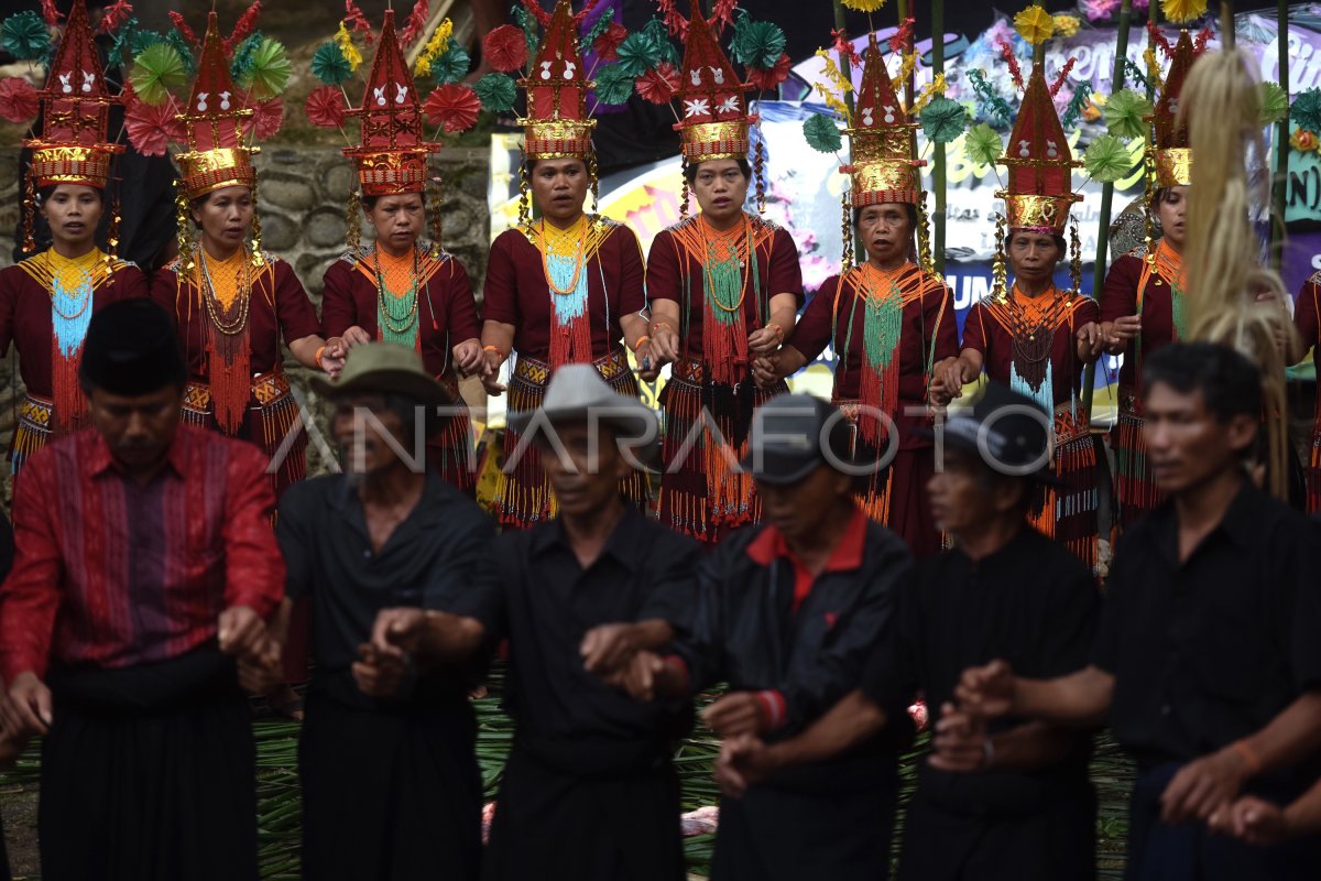 Prosesi Rambu Solo Di Toraja Antara Foto