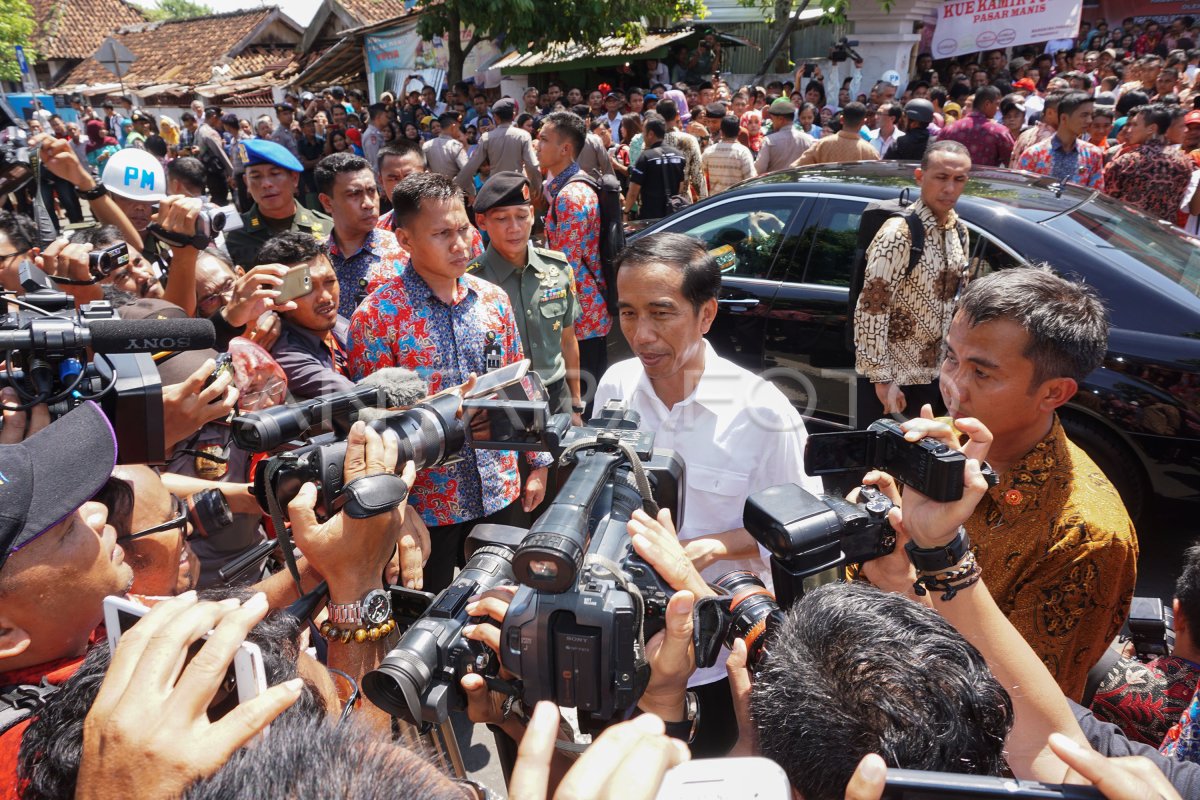 JOKOWI REVITALISASI PASAR TRADISIONAL | ANTARA Foto