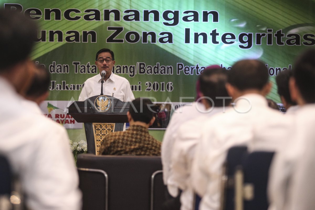 PENCANANGAN ZONA INTEGRITAS | ANTARA Foto