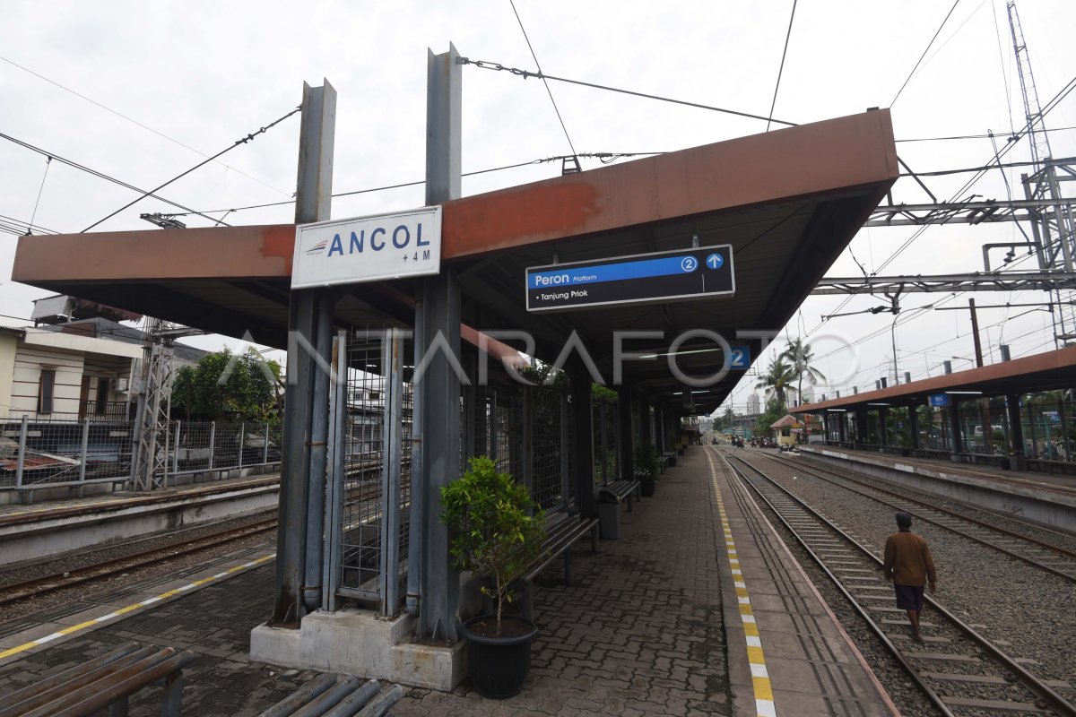 STASIUN ANCOL KEMBALI BEROPERASI | ANTARA Foto