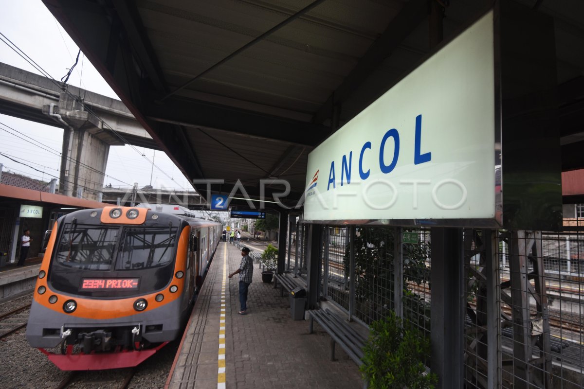 STASIUN ANCOL KEMBALI BEROPERASI | ANTARA Foto