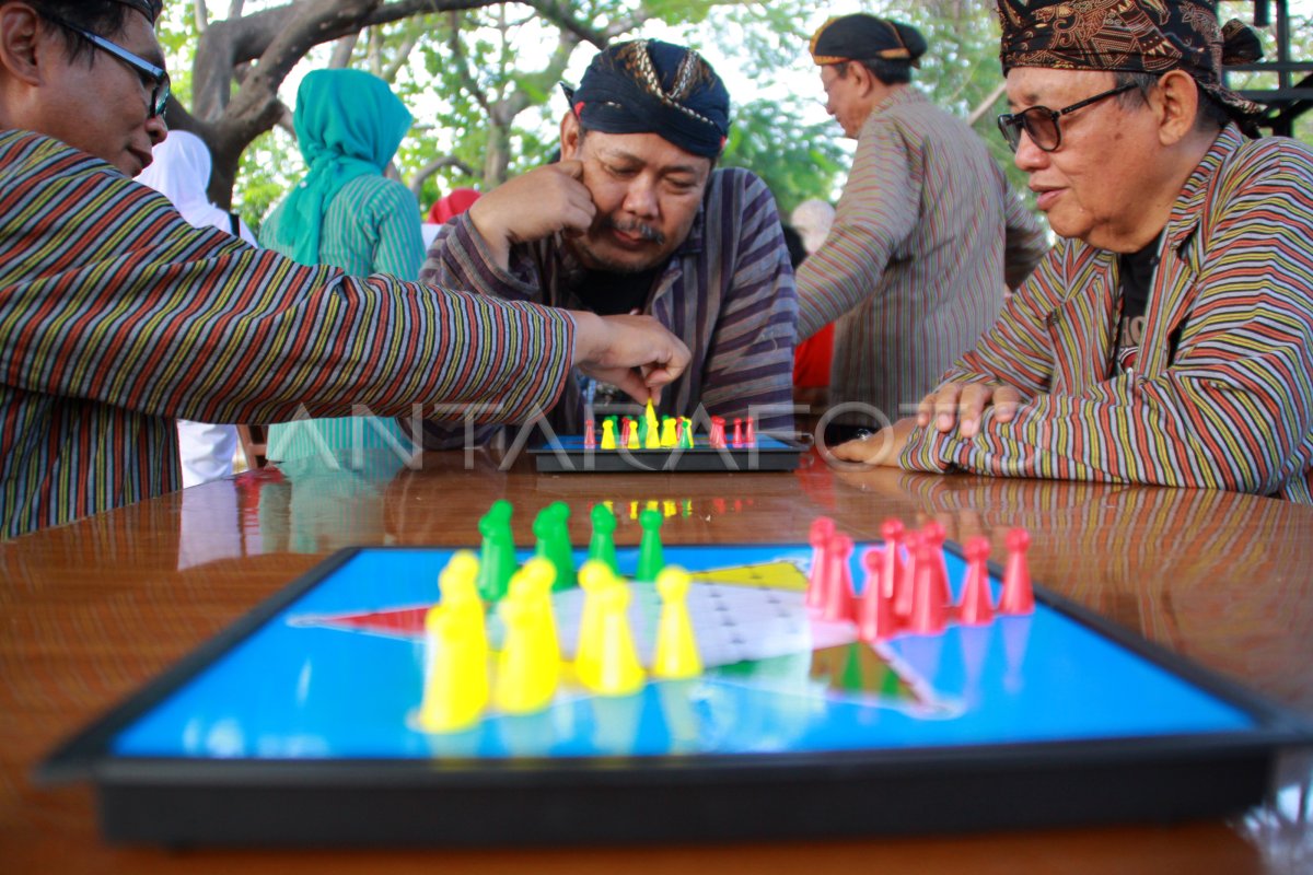 Lestarikan Permainan Tradisional Antara Foto