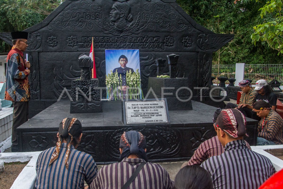 DOA UNTUK PAHLAWAN KEBANGKITAN NASIONAL | ANTARA Foto