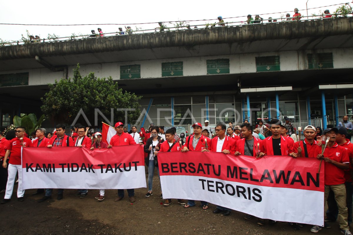 AKSI SIMPATIK BOM KAMPUNG MELAYU | ANTARA Foto