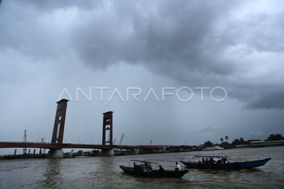 Wisata Perairan Sungai Musi Antara Foto