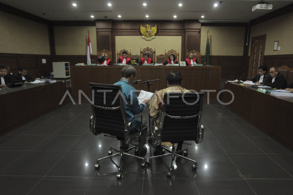 PEMBACAAN PLEDOI TERDAKWA KASUS E-KTP | ANTARA Foto