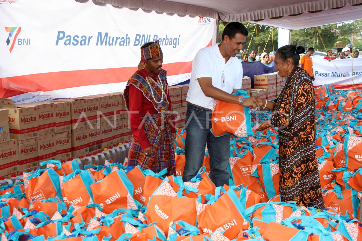 PASAR MURAH BNI DI MAUMERE | ANTARA Foto