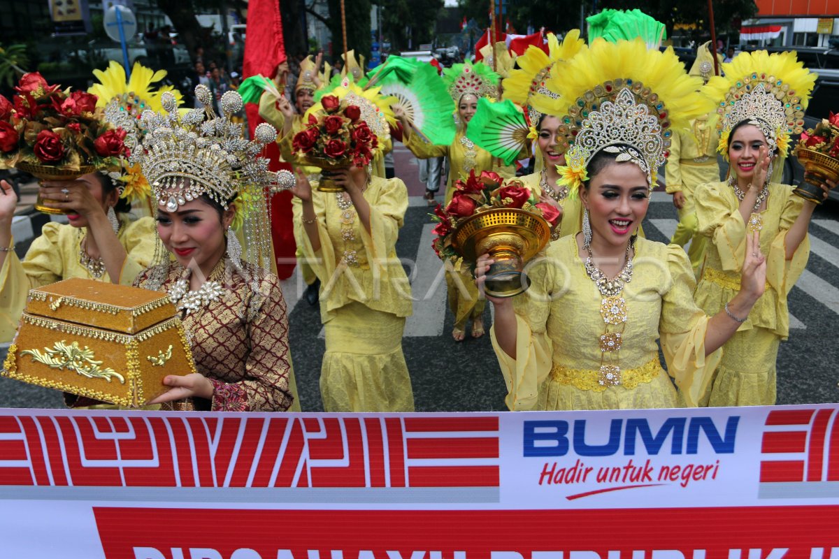 KARNAVAL BUDAYA HUT RI | ANTARA Foto