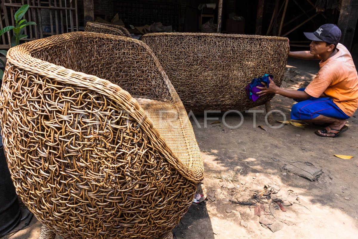 Sentra Industri Kerajinan Rotan Antara Foto