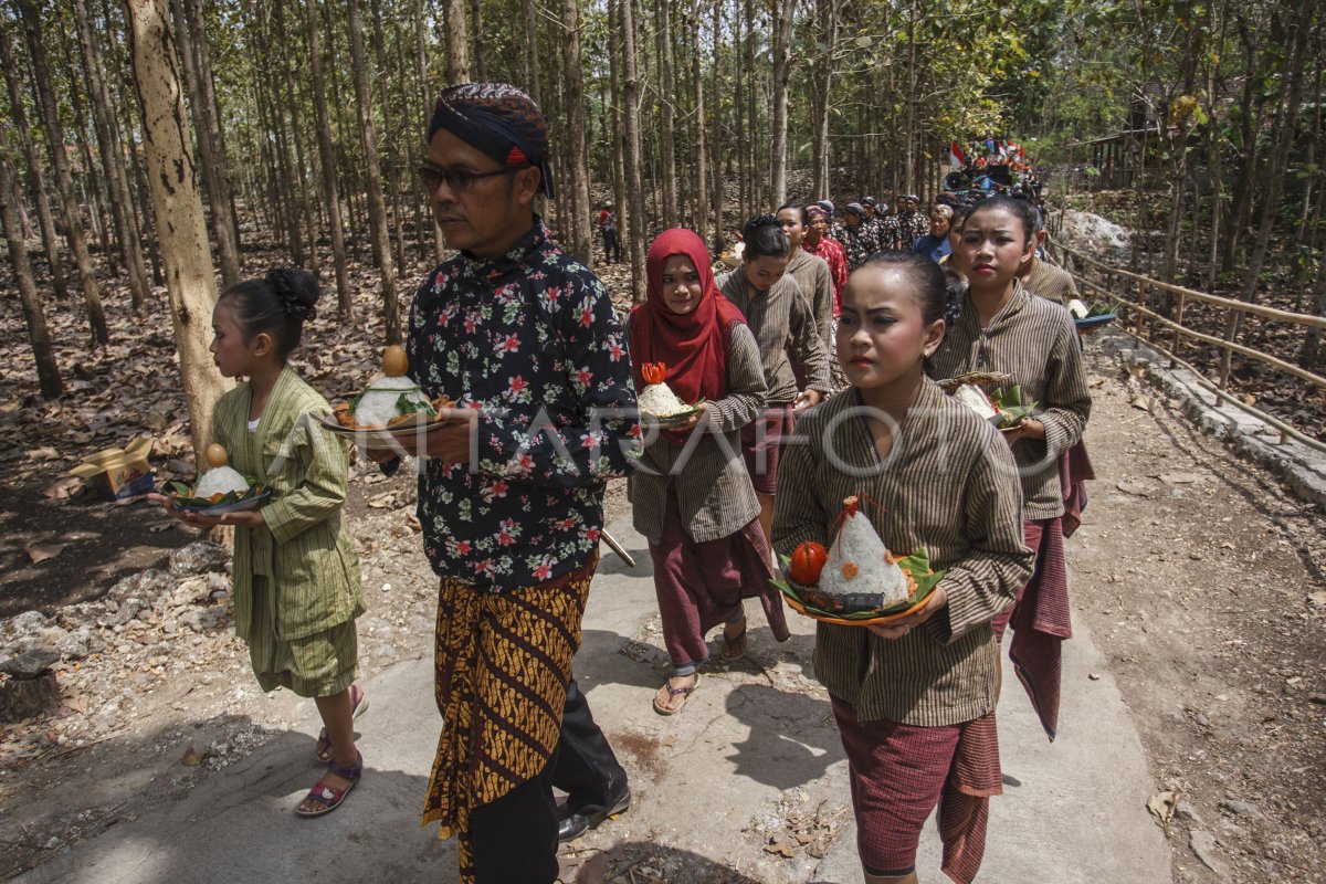 Tradisi Rasulan Di Gunungkidul Antara Foto