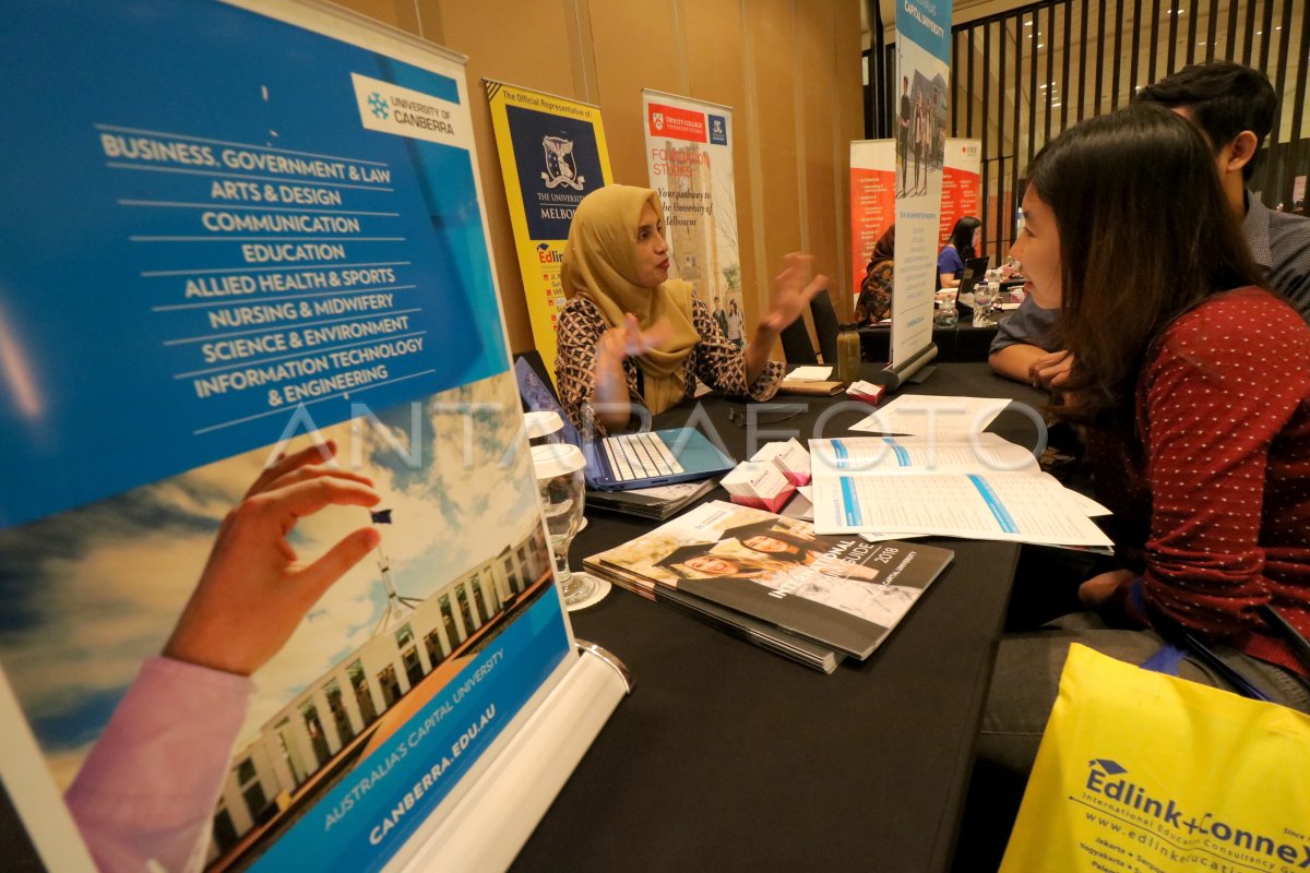 PAMERAN PENDIDIKAN LUAR NEGERI | ANTARA Foto