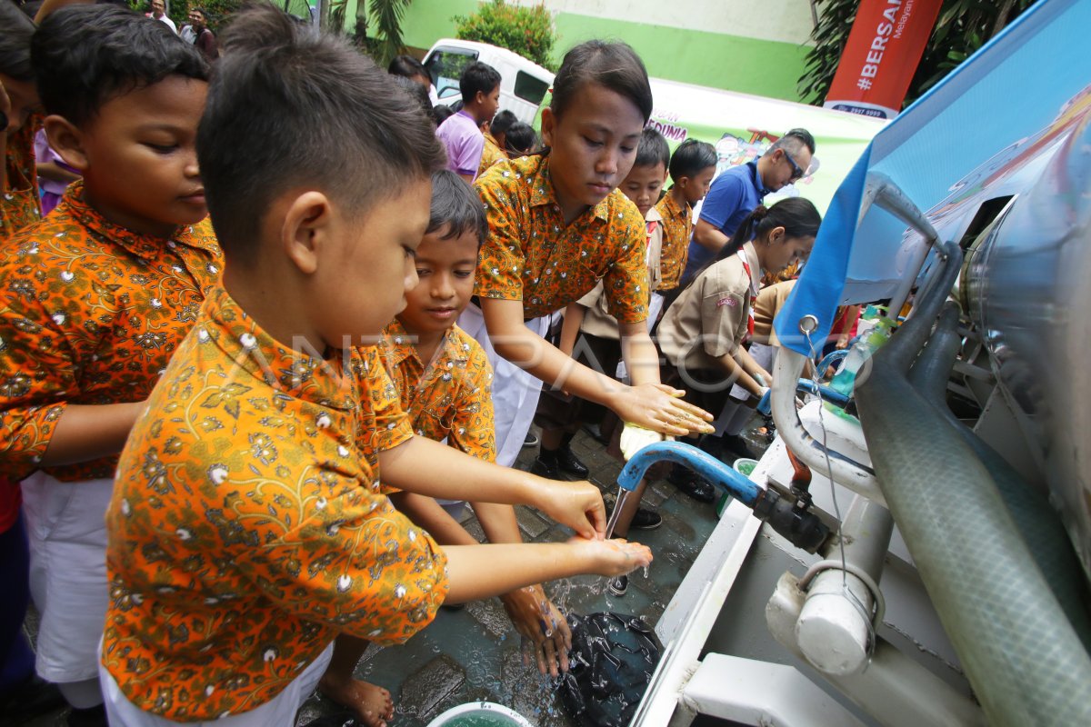 HARI MENCUCI TANGAN SEDUNIA | ANTARA Foto