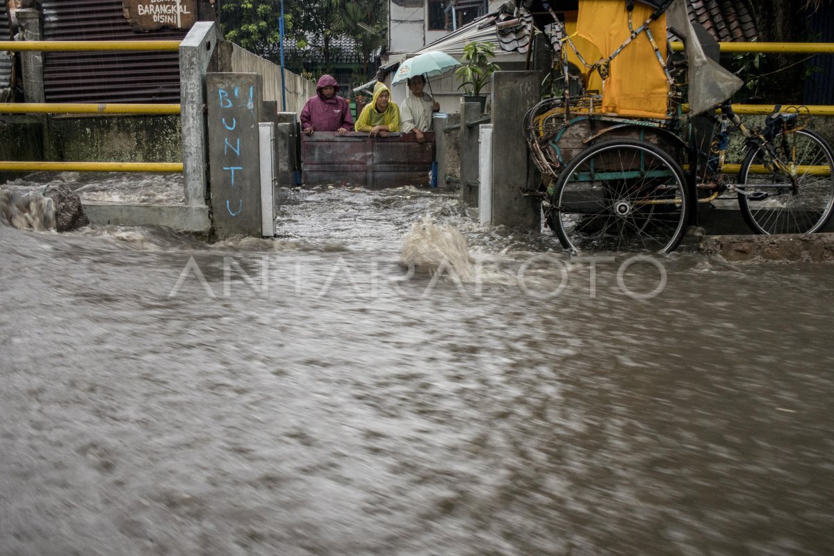 BANJIR DI BANDUNG | ANTARA Foto