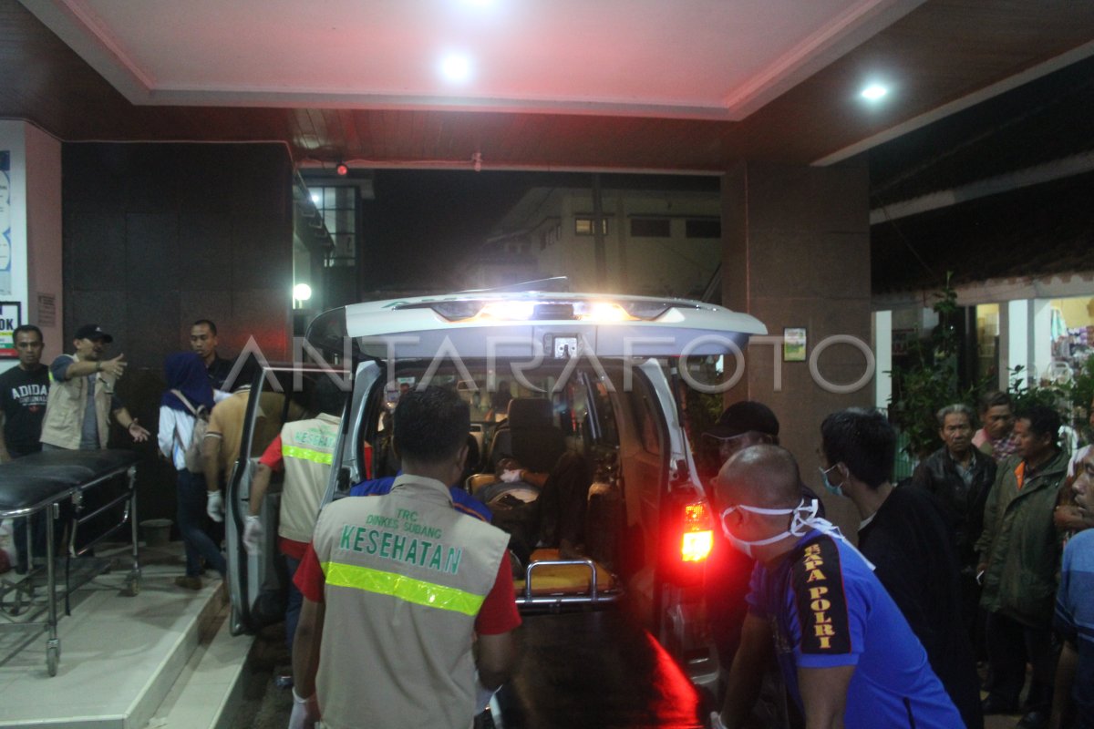 KECELAKAAN BUS PARIWISATA SUBANG | ANTARA Foto