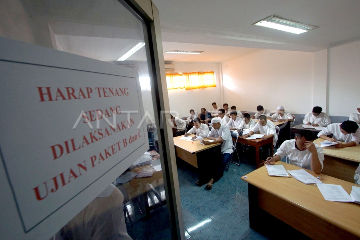 UJIAN SEKOLAH DI LAPAS | ANTARA Foto