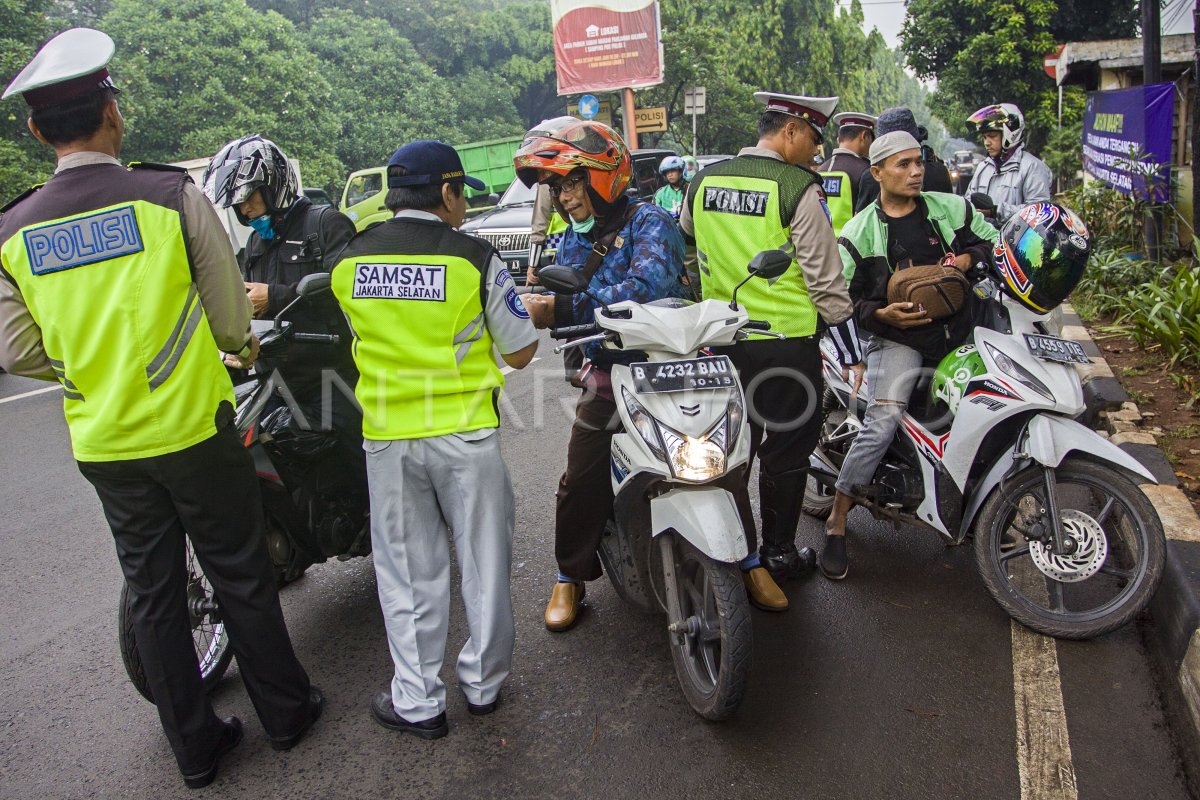 RAZIA PAJAK KENDARAAN BERMOTOR | ANTARA Foto