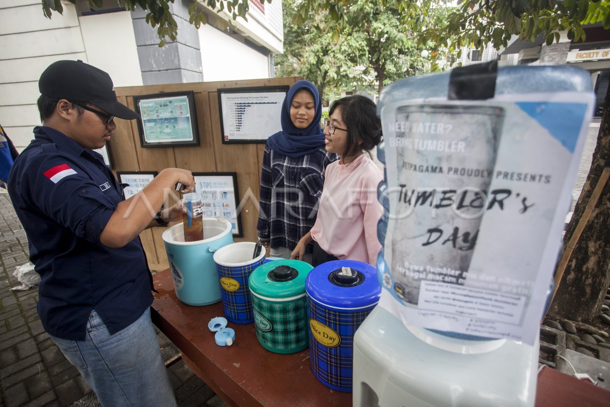 KAMPANYE PENGURANGAN SAMPAH PLASTIK | ANTARA Foto