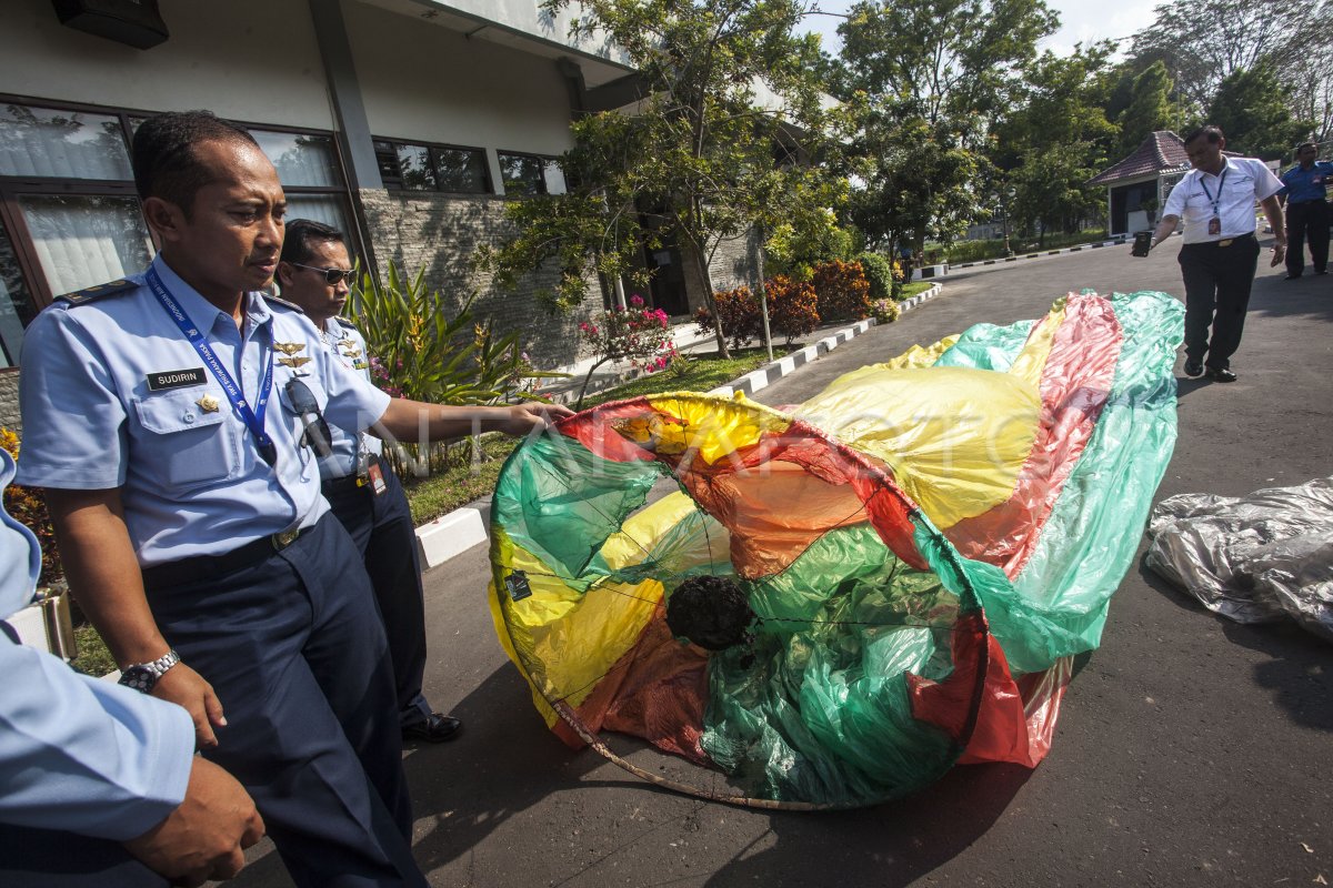 BALON UDARA BAHAYAKAN KESELAMATAN PENERBANGAN | ANTARA Foto