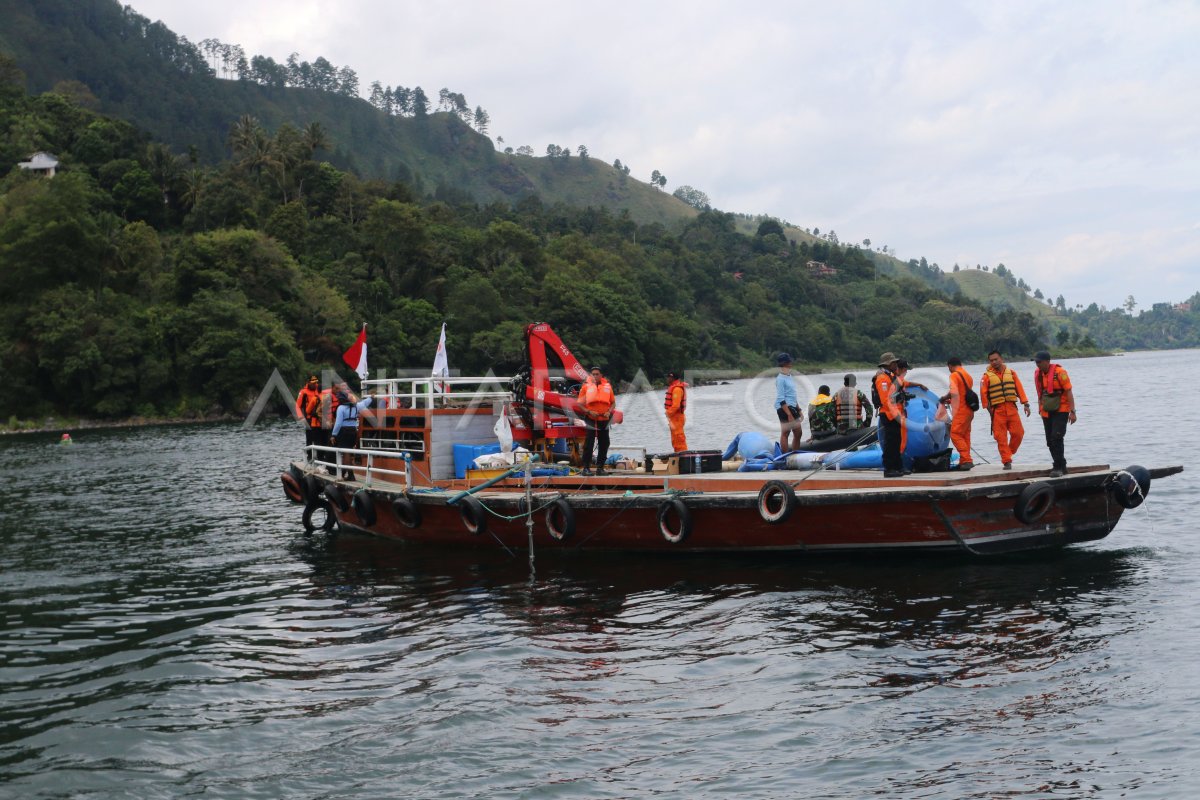 PENCARIAN KAPAL MENGGUNAKAN ALAT SONAR | ANTARA Foto