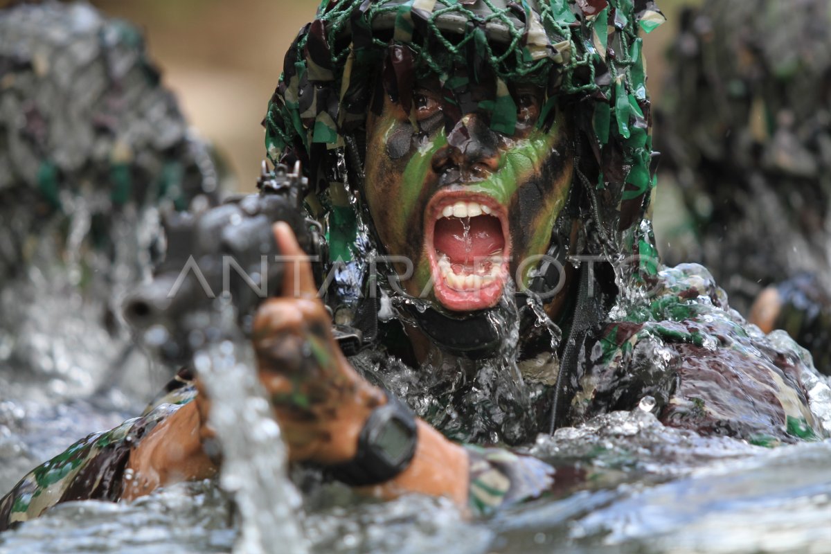 Latihan Tempur Prajurit Tni Ad Antara Foto