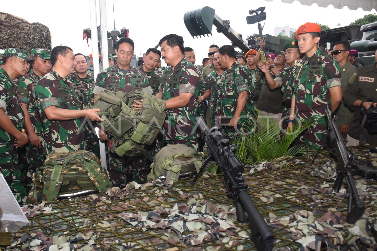 PEMBUKAAN PAMERAN ALUTSISTA TNI | ANTARA Foto