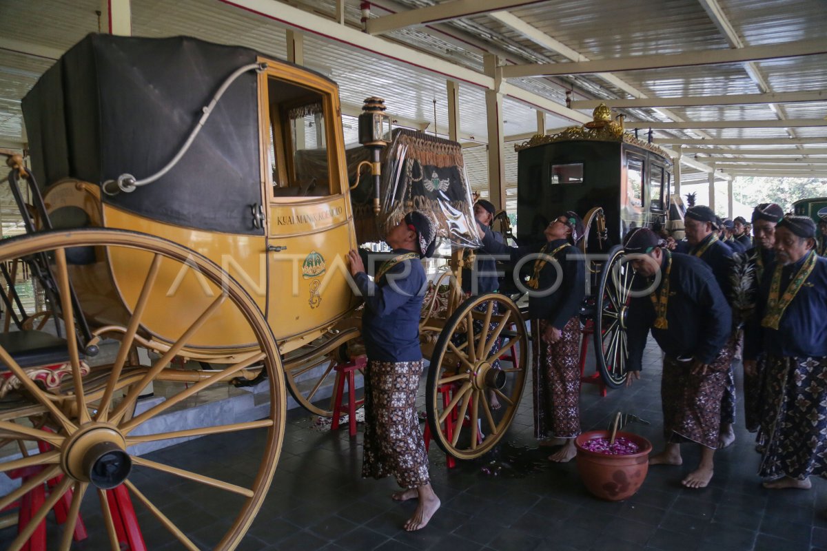 Jamasan Pusaka Kadipaten Pakualaman Antara Foto