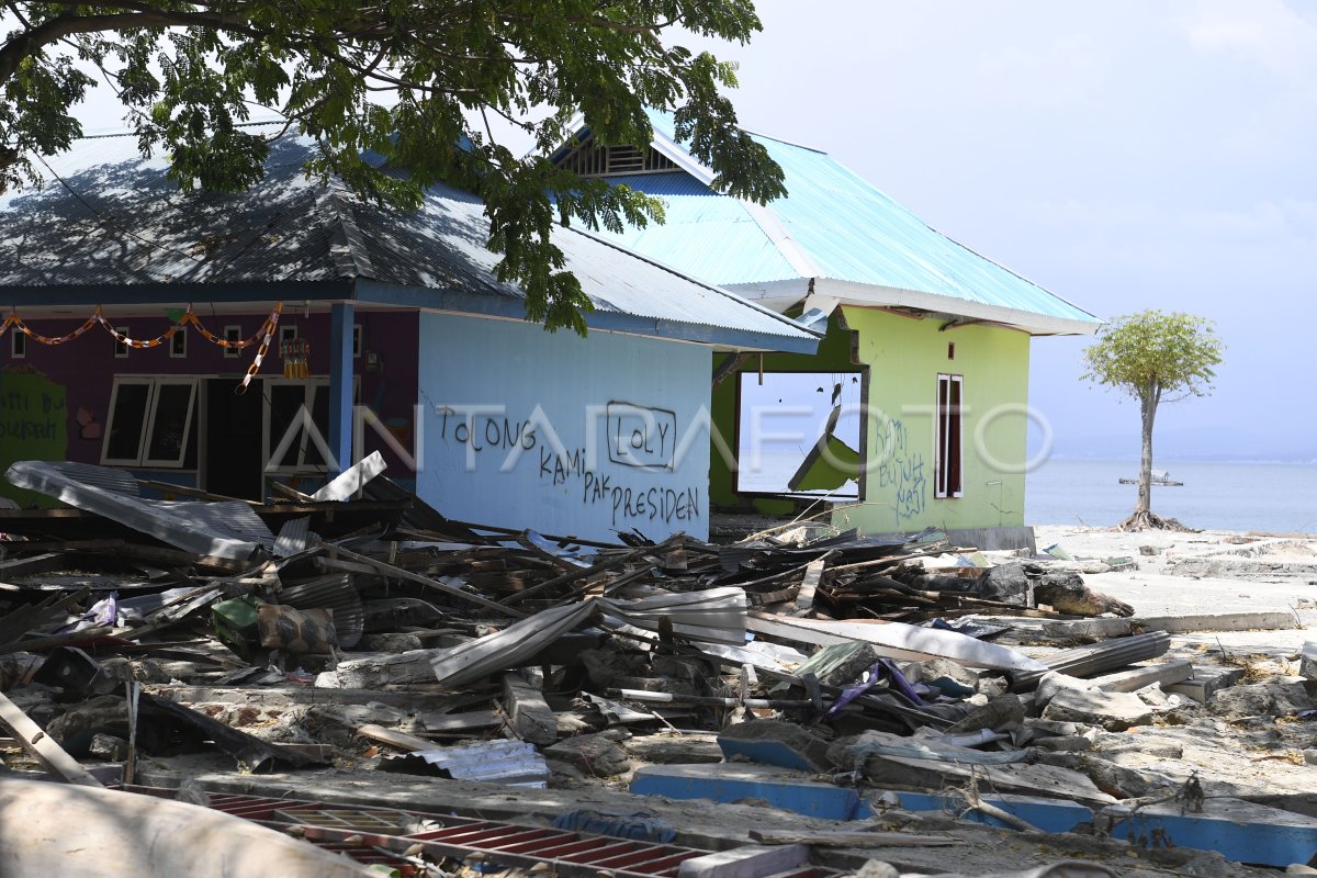 RUMAH KORBAN GEMPA DAN TSUNAMI ANTARA Foto