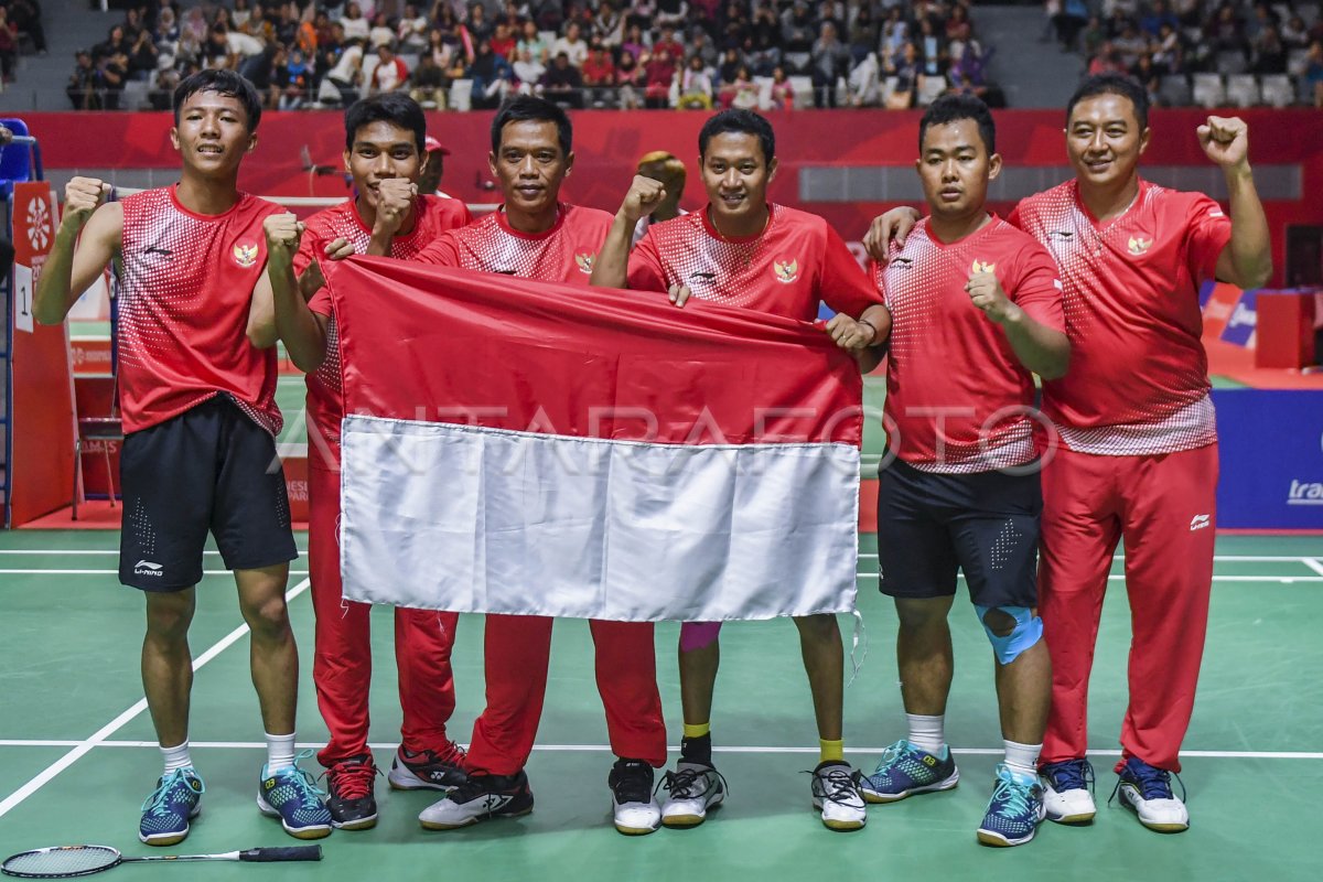 MEDALI EMAS PERTAMA INDONESIA | ANTARA Foto