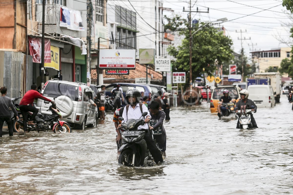 BANJIR DI PALEMBANG | ANTARA Foto