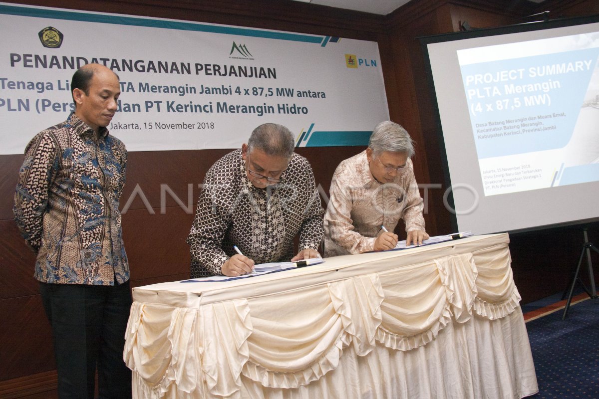 PERJANJIAN JUAL BELI TENAGA LISTRIK PLN | ANTARA Foto