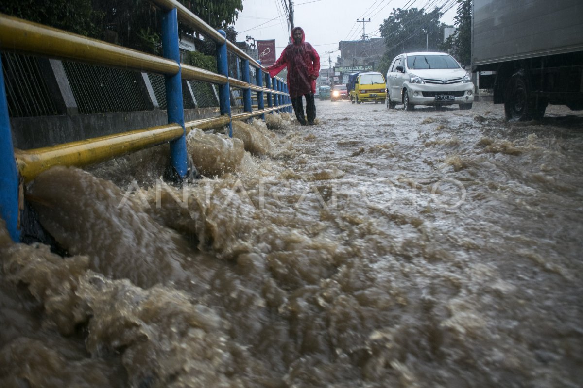 BANJIR DI BANDUNG | ANTARA Foto