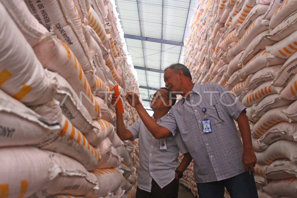 MONITORING PENYALURAN PUPUK BERSUBSIDI | ANTARA Foto