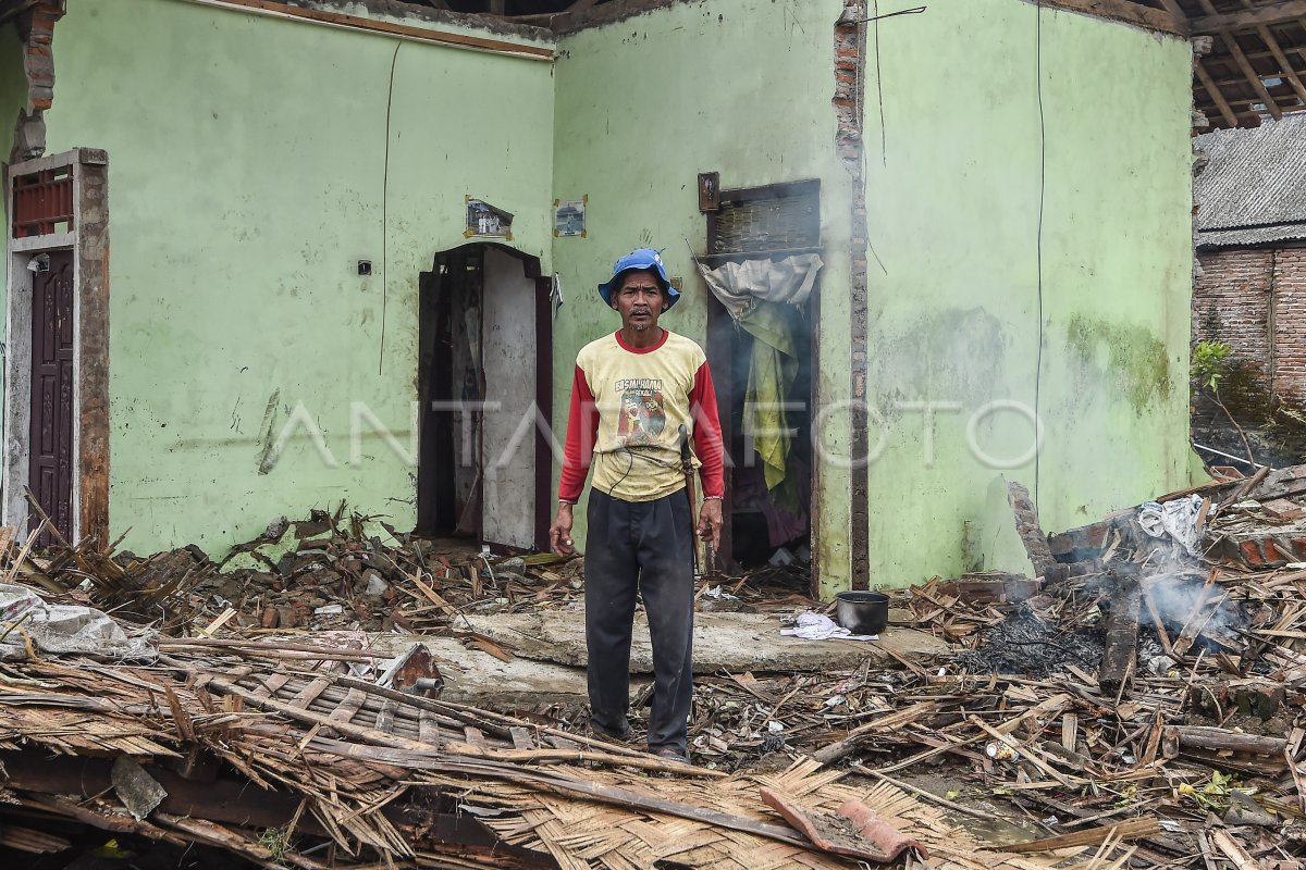 Warga Sumur Korban Tsunami Selat Sunda Antara Foto 