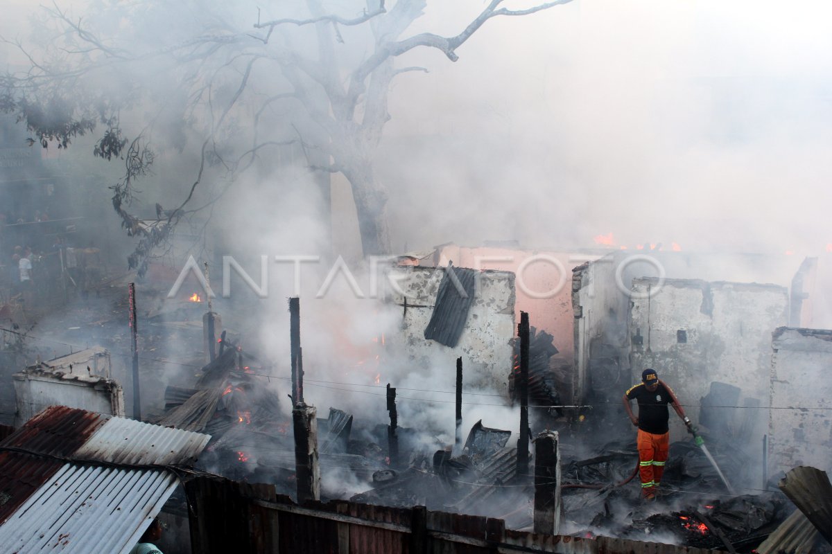 Kebakaran Pemukiman Padat Penduduk Antara Foto