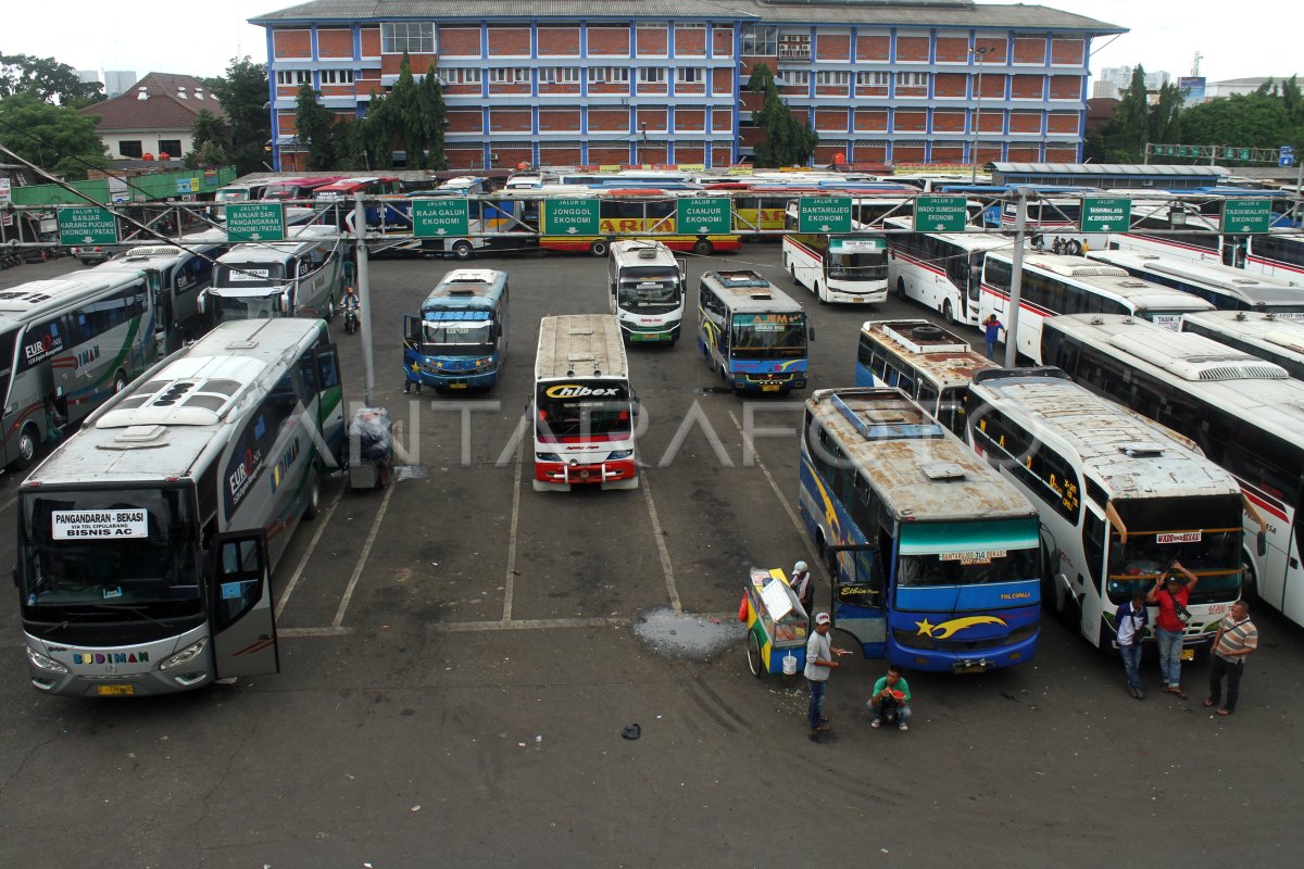 RENCANA RELOKASI TERMINAL INDUK BEKASI ANTARA Foto