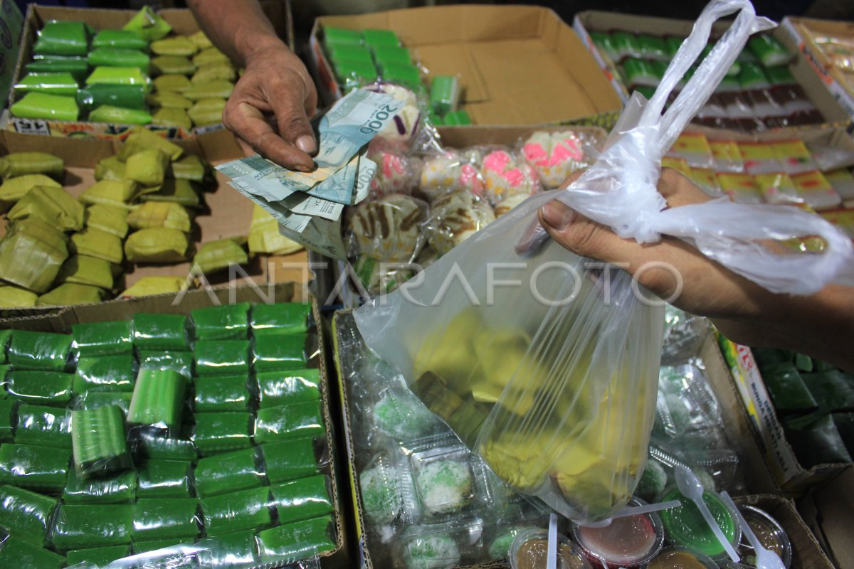 Pasar Kue Subuh Senen Antara Foto