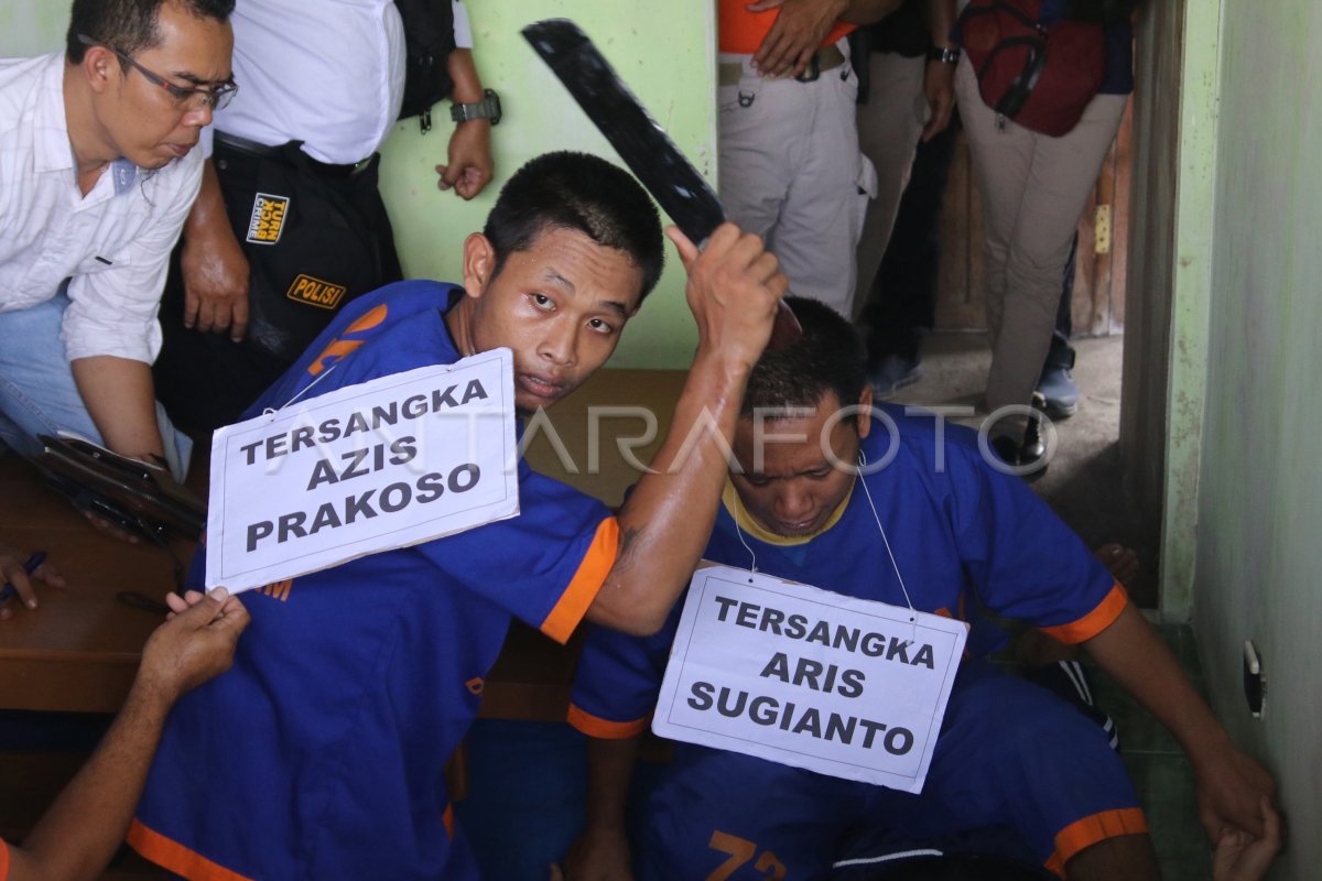 REKONSTRUKSI PEMBUNUHAN DAN MUTILASI | ANTARA Foto