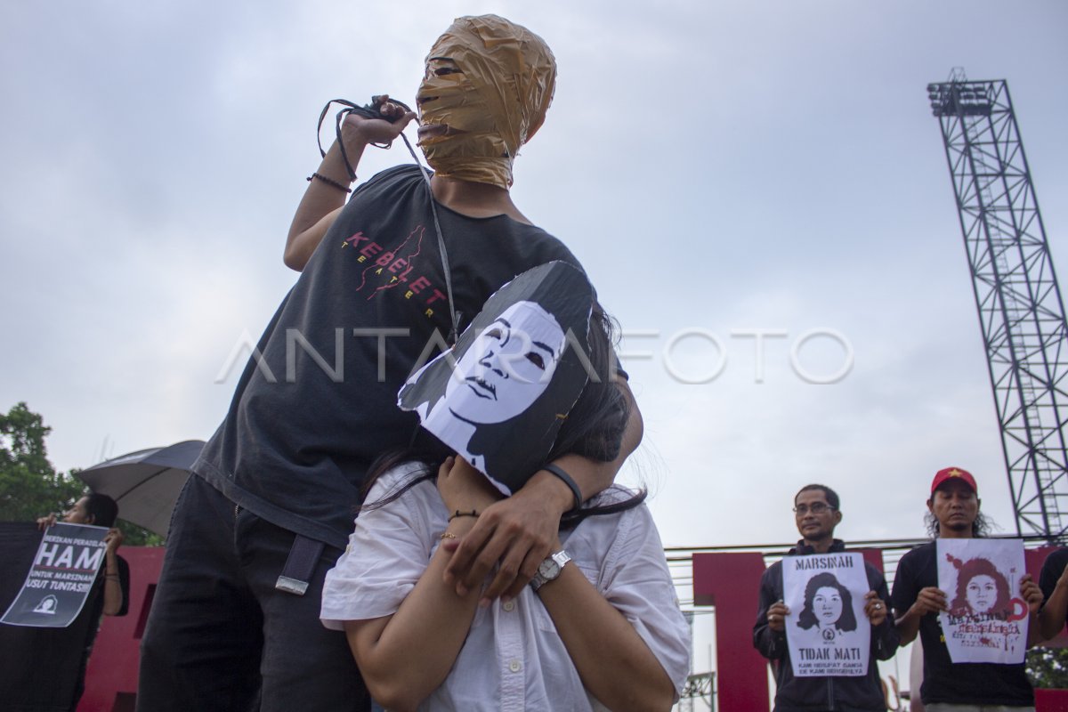 Aksi Mengenang Kematian Marsinah Antara Foto