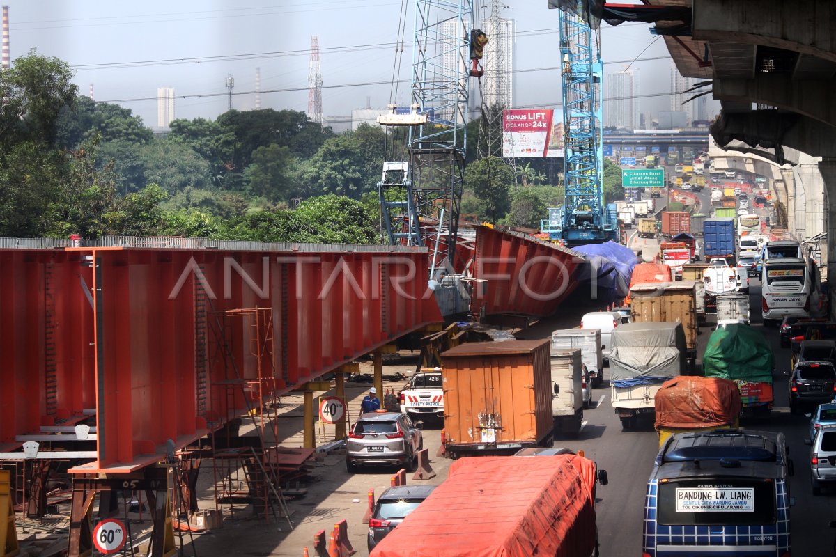 Perubahan Pemindahan Girder Tol Layang Jakarta Cikampek Antara Foto