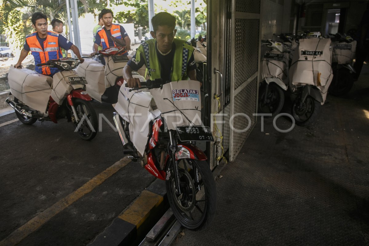 MUDIK MOTOR GRATIS DENGAN KERETA API | ANTARA Foto