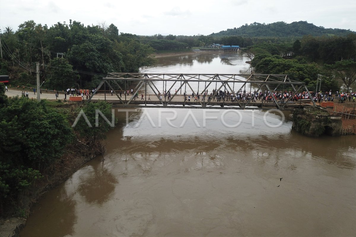 JEMBATAN JALAN TRANS SULAWESI PASCA BANJIR | ANTARA Foto