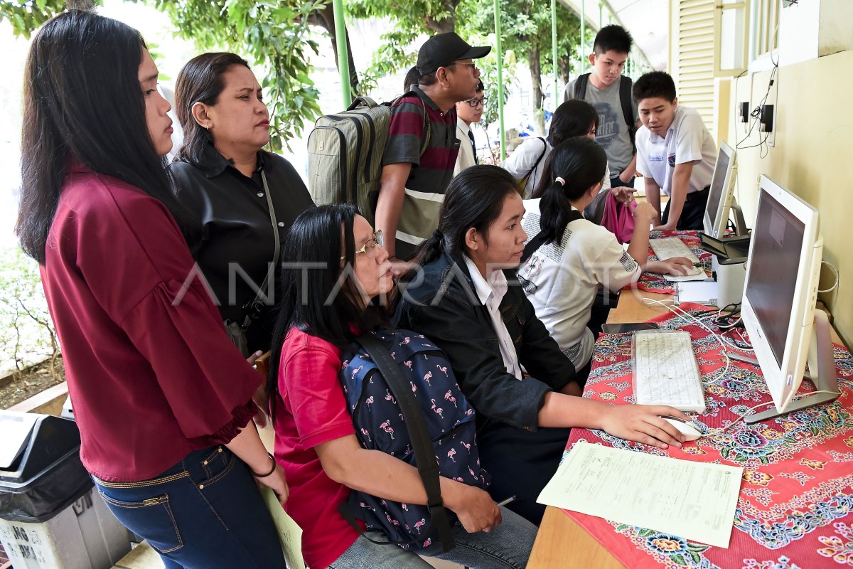 PENDAFTARAN PPDB SMA DI JAKARTA | ANTARA Foto