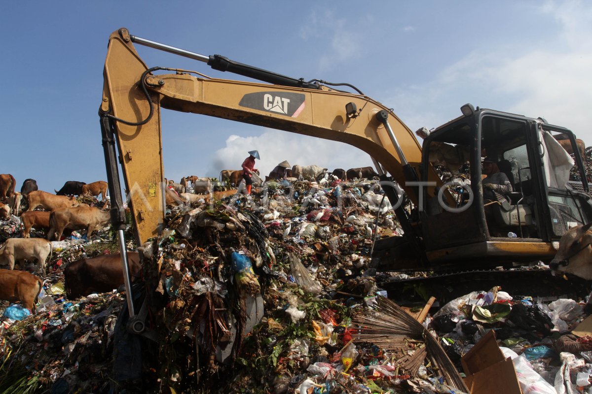 SAMPAH NASIONAL 64 TON | ANTARA Foto