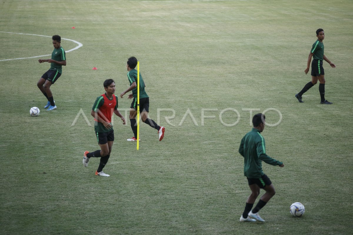 LATIHAN RESMI TIMNAS INDONESIA U-19 | ANTARA Foto