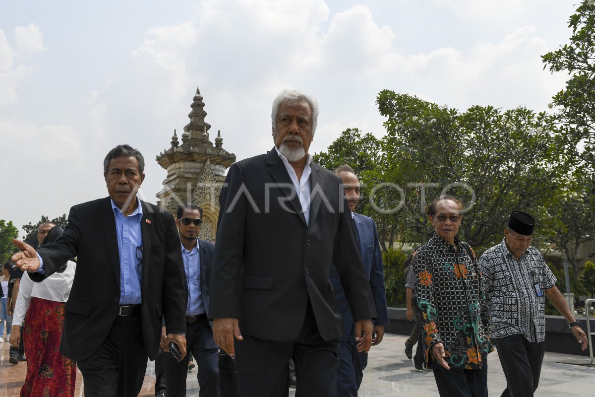 Xanana Gusmao Ziarah Ke Makam Bj Habibie Antara Foto