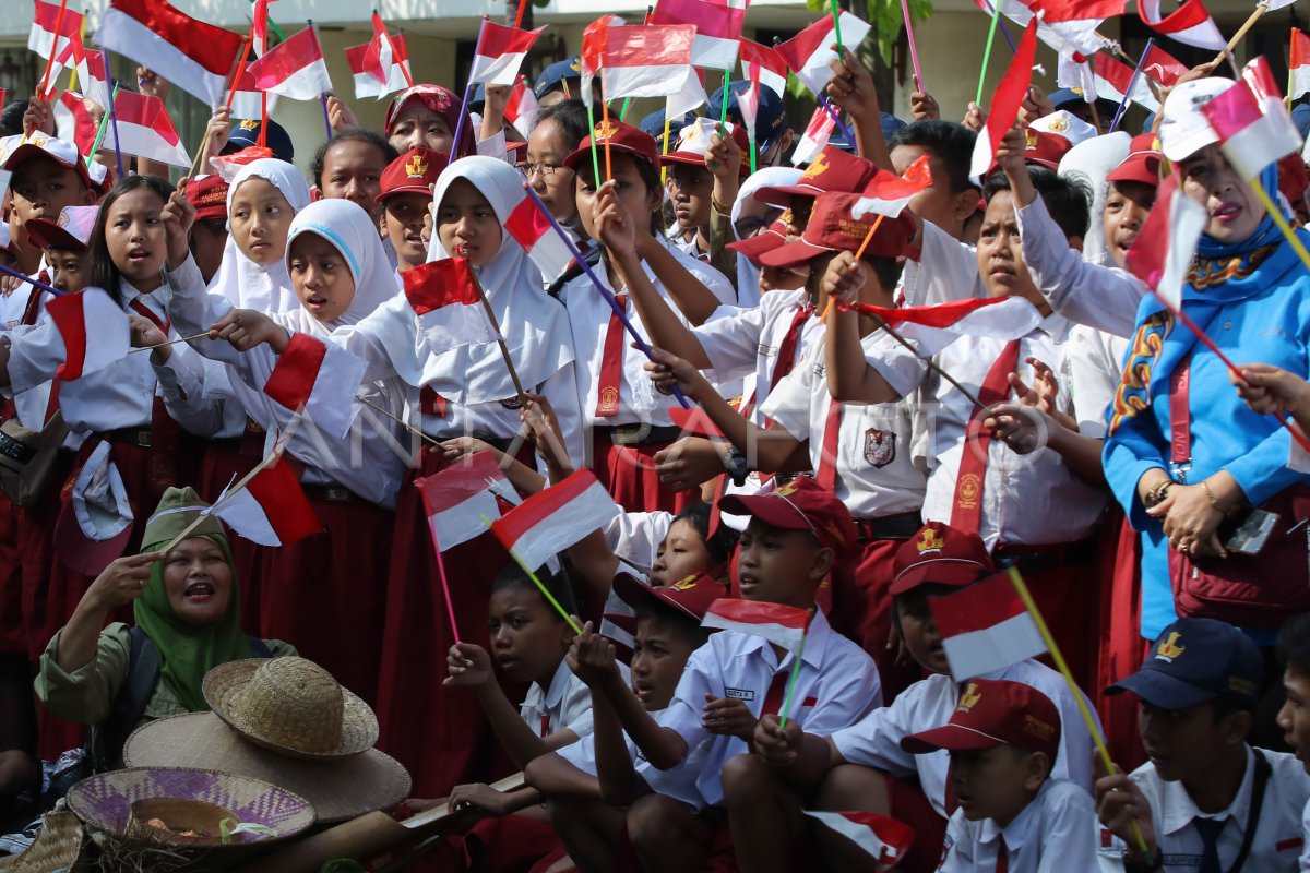 TEATRIKAL PERISTIWA PEROBEKAN BENDERA BELANDA | ANTARA Foto