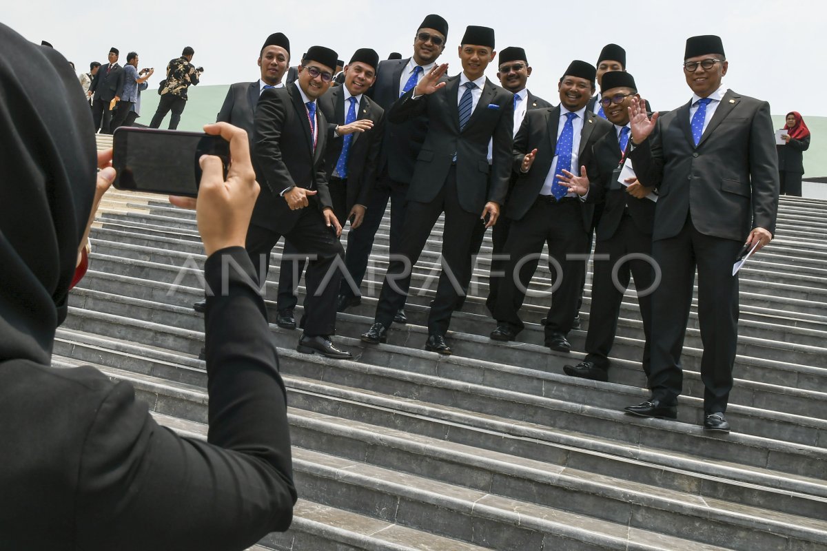 PELANTIKAN ANGGOTA DPR RI PERIODE 2019 2024 ANTARA Foto