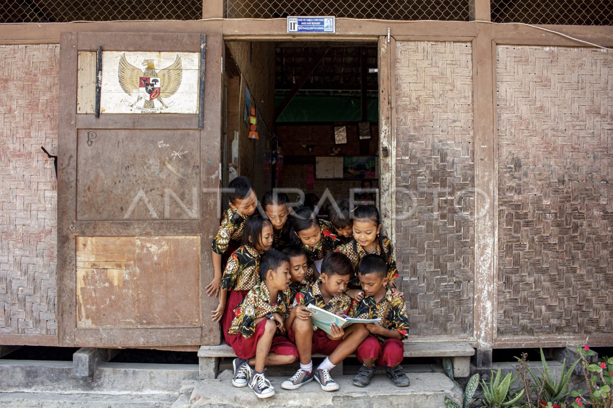 SEKOLAH PENINGGALAN BELANDA | ANTARA Foto